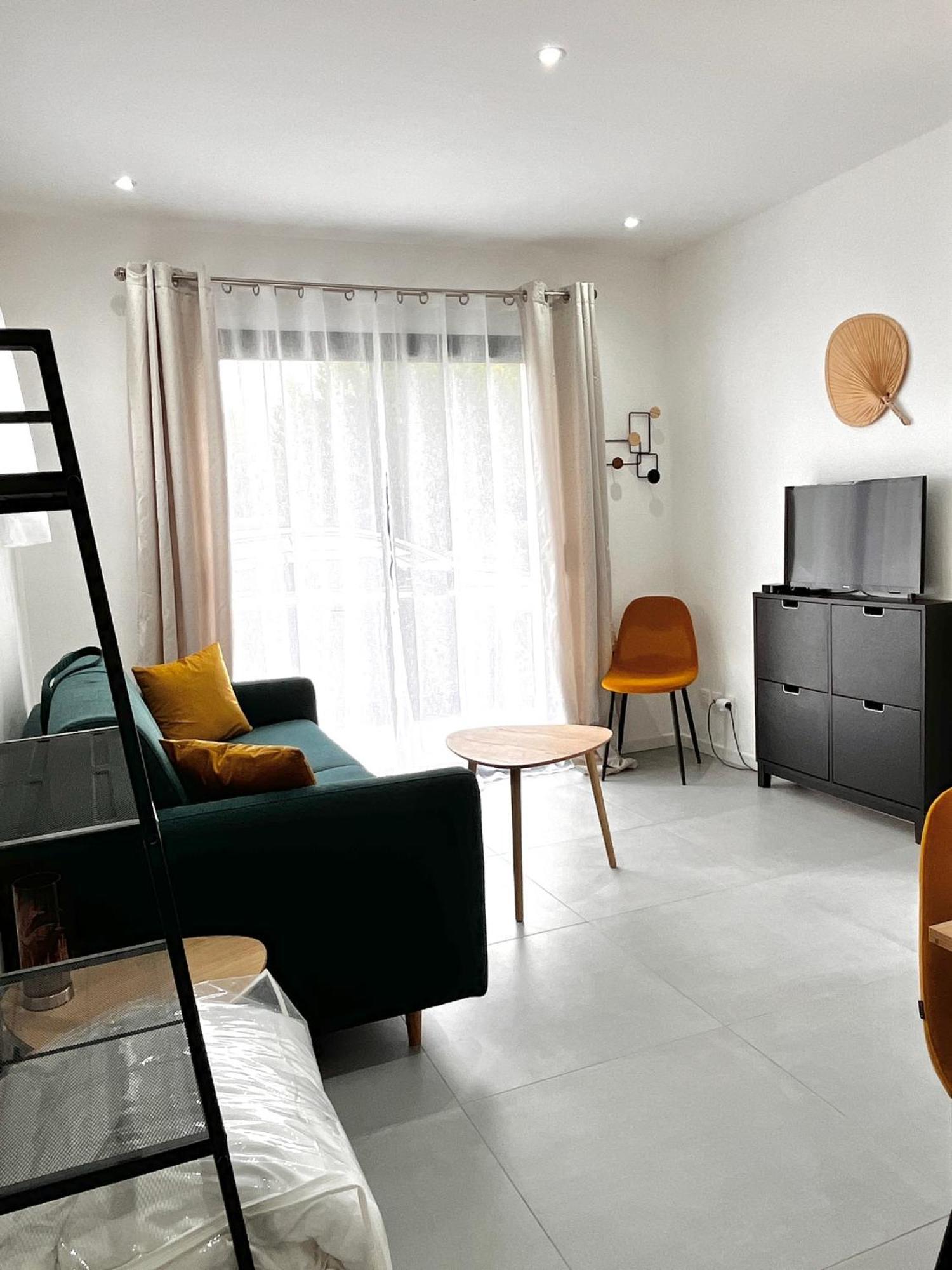 Chambre Independante Rdc Avec Sdb, Wc Et Parking Chambray-lès-Tours 외부 사진