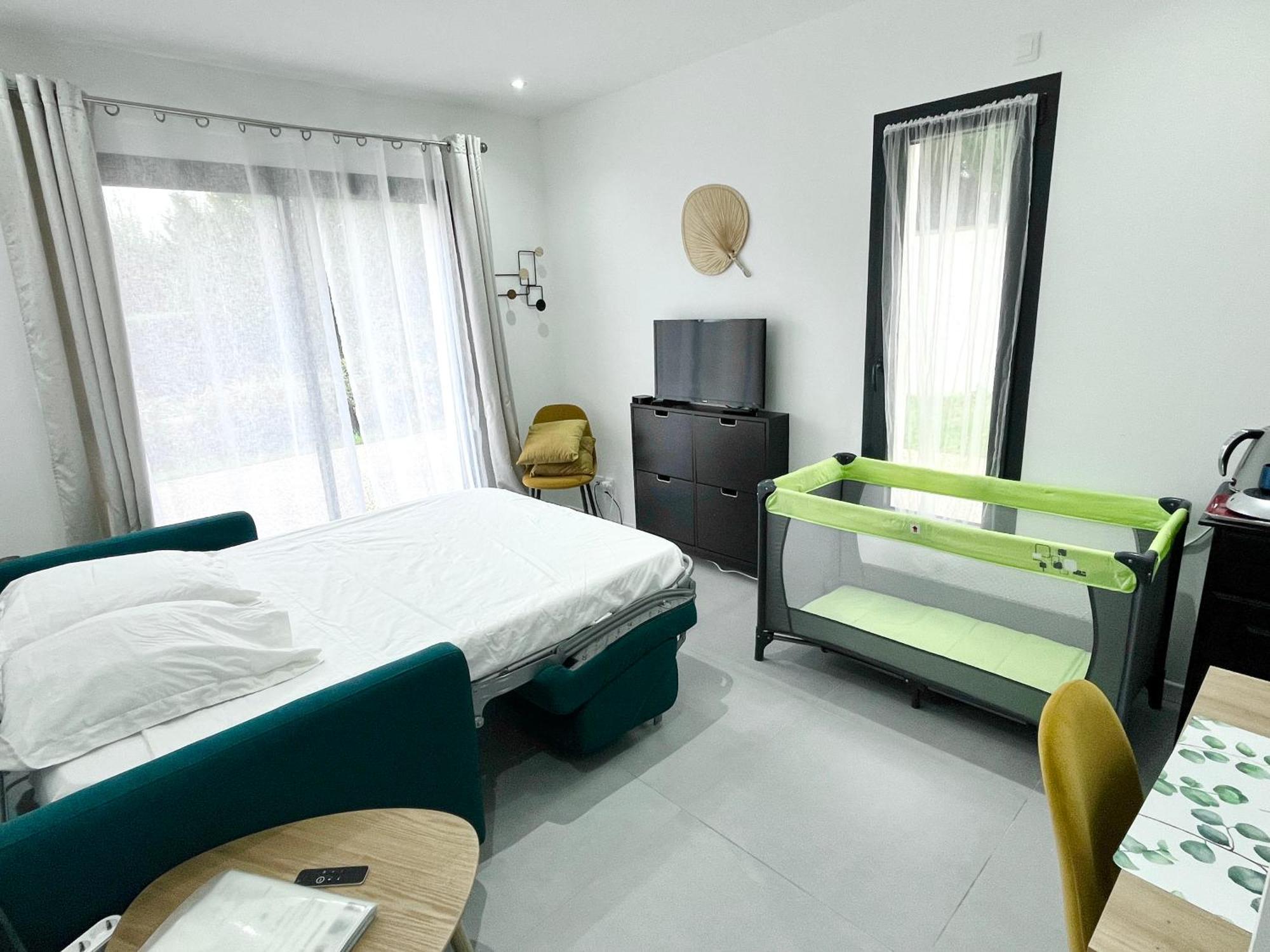 Chambre Independante Rdc Avec Sdb, Wc Et Parking Chambray-lès-Tours 외부 사진