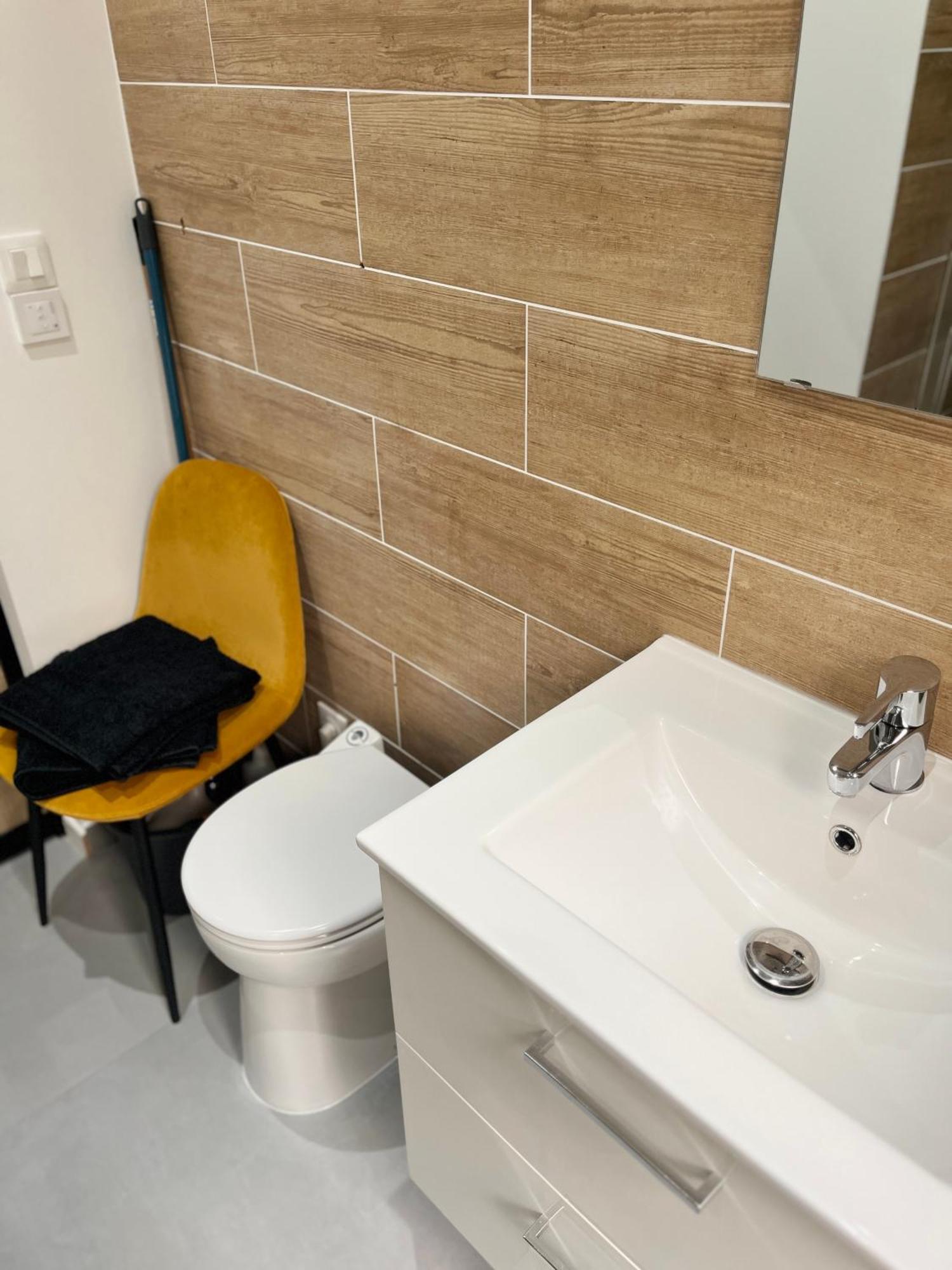 Chambre Independante Rdc Avec Sdb, Wc Et Parking Chambray-lès-Tours 외부 사진
